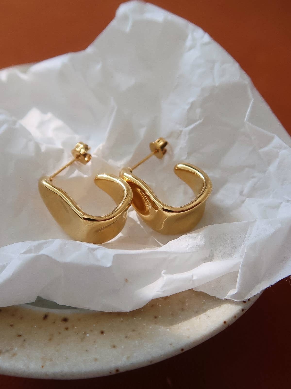 Ninelle Sculpted Wave Hoop Earrings | Humboldt House
