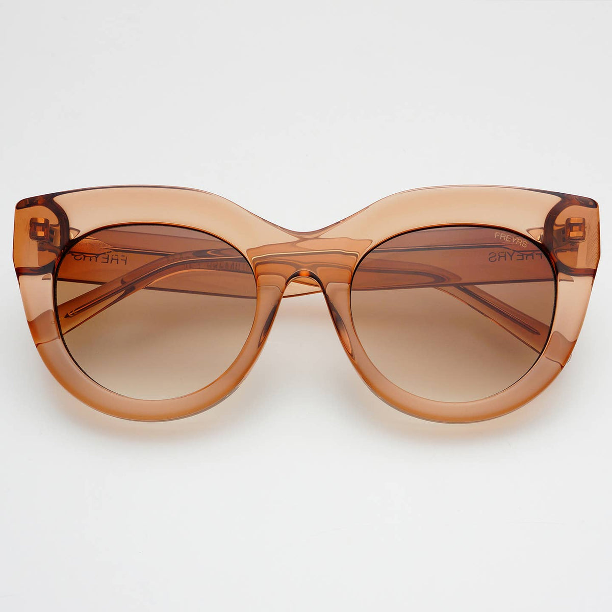アクセサリーその他 Cat Eye Sunglasses in Brown Acetate Charlotte Acetate Cat Eye Sunglasses - Brown | Humboldt House