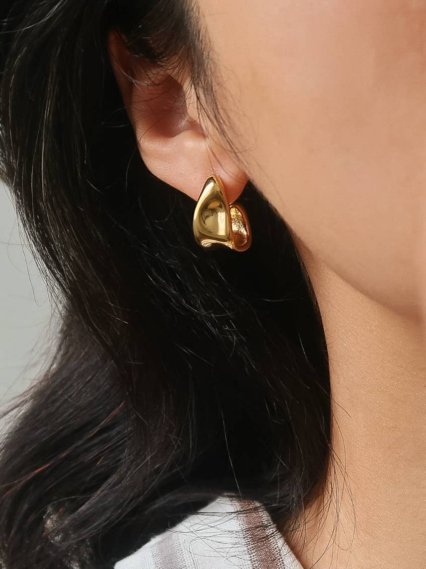 Ninelle Sculpted Wave Hoop Earrings | Humboldt House