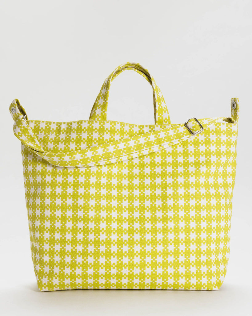 Baggu Horizontal Canvas Duck Bag / Pistachio / Zipper Closure