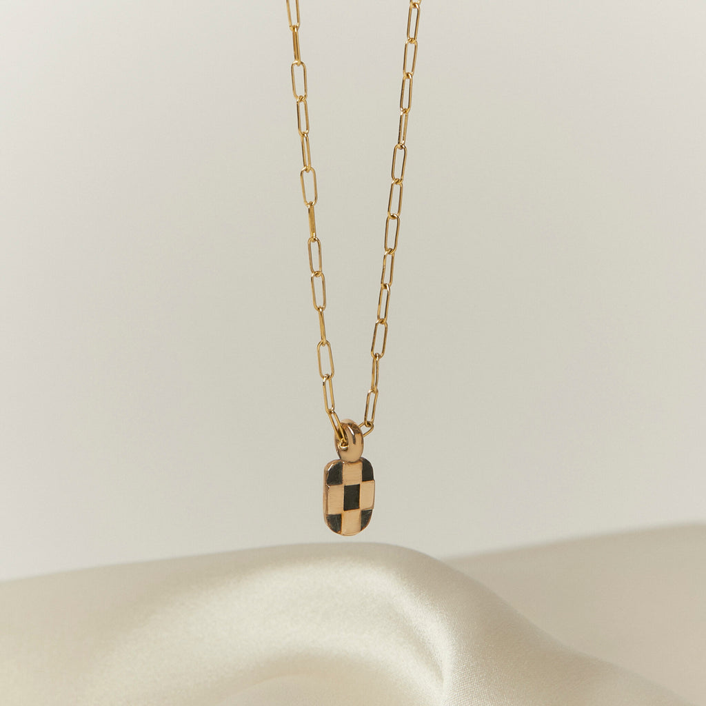 Louis Vuitton Clover Pendant Necklace - 18K White Gold Pendant